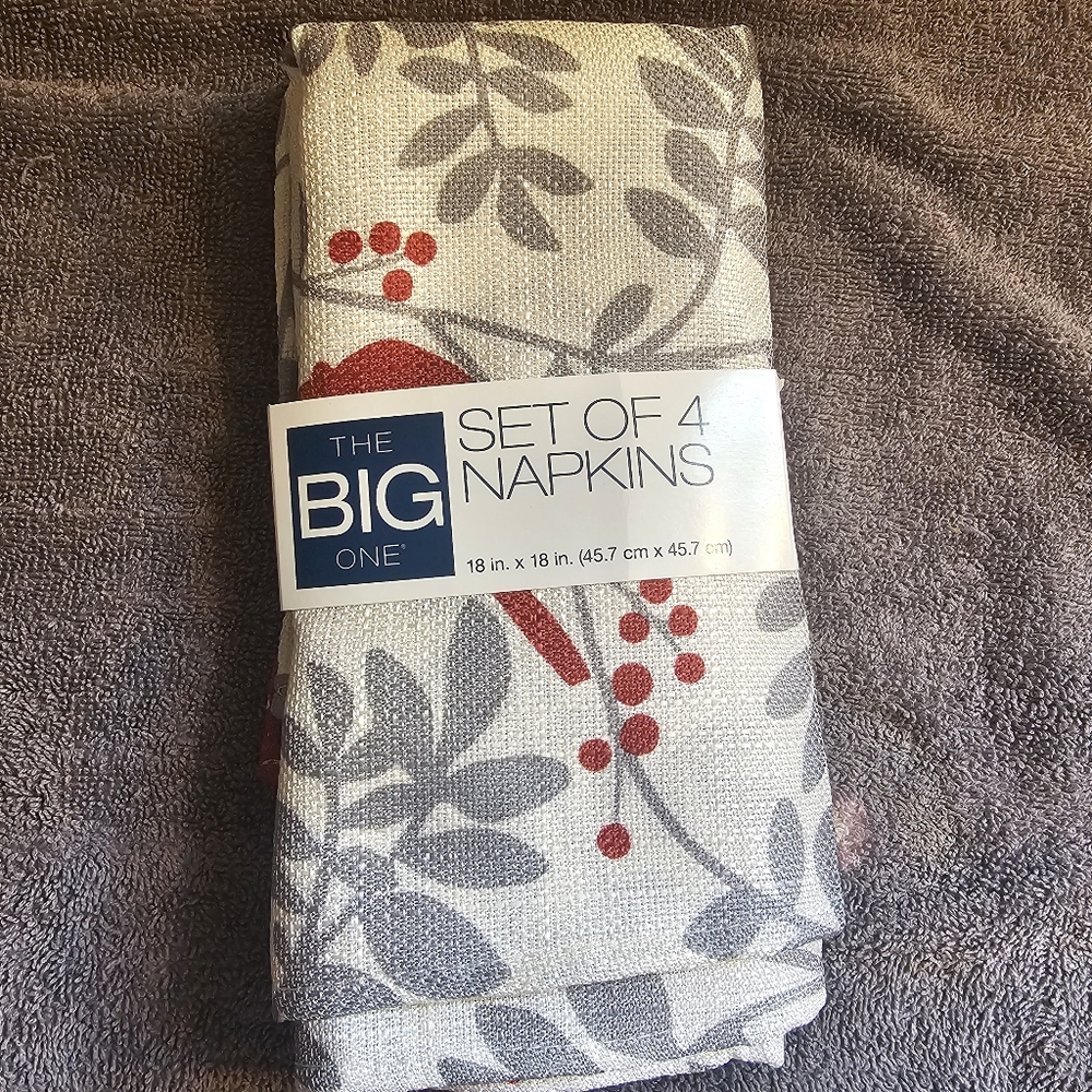 Kohl's The Big One Botanical Red Cardinal Birds Print Reusable Cloth Napkins NEW